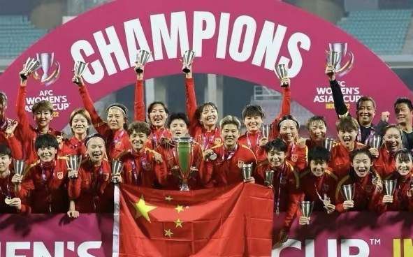 夫人在她20多岁的撕网袜